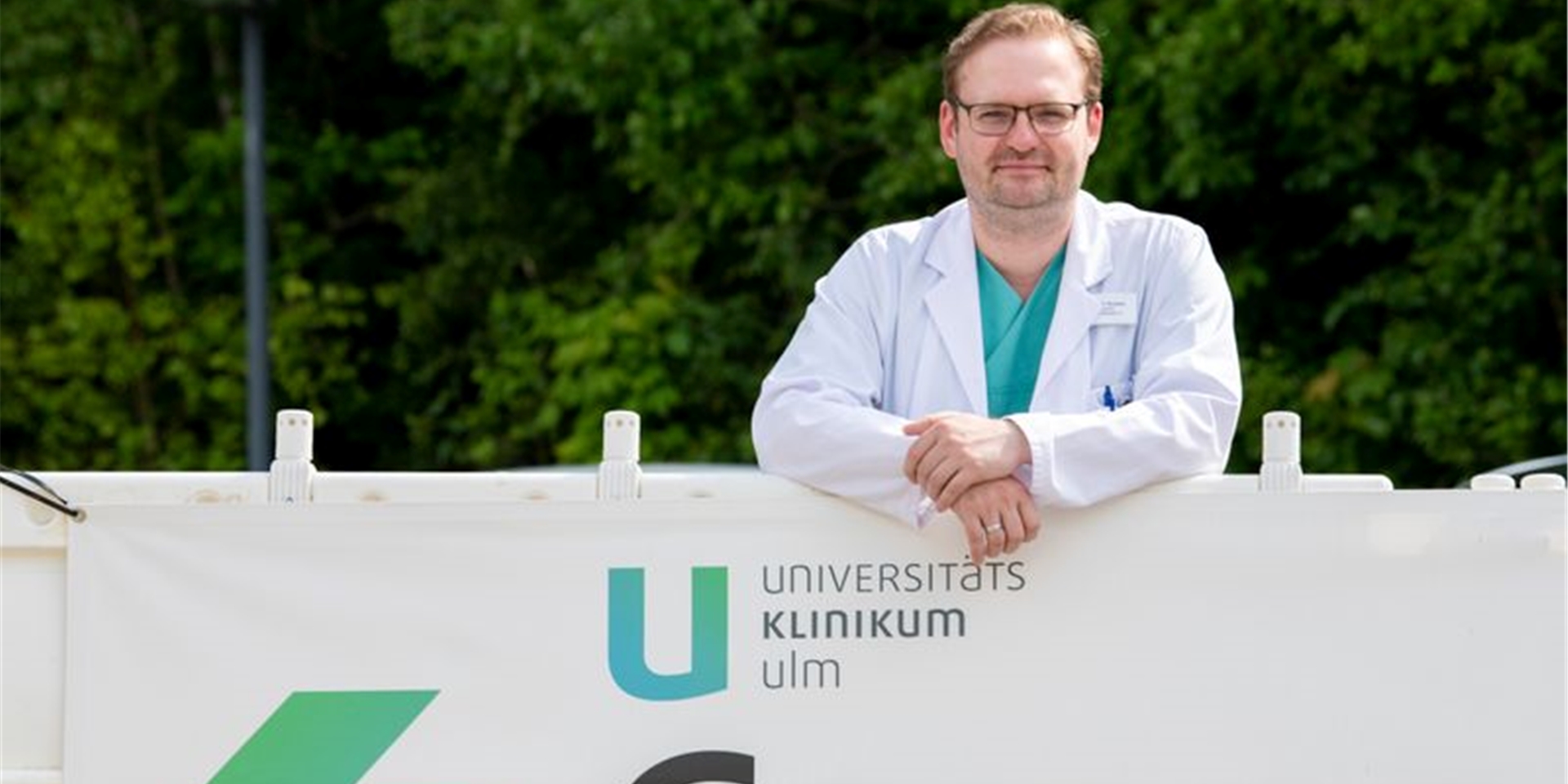 Der Internist Dominik Buckert arbeitet als Oberarzt in einer Spezialambulanz für Covid-Spätfolgen an der Uniklinik Ulm. Foto: Stefan Puchner/dpa
