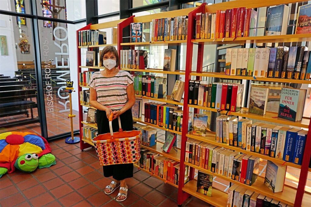 title attribut Für Elke Bruch war es wichtig, dass die Bibliothek überhaupt erhalten geblieben ist. Sie sieht keine Nachteile im neuen Standort.