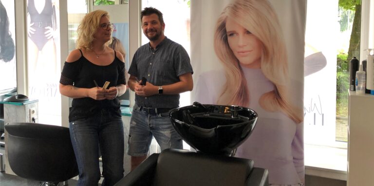 Heike Uekötter und Sascha Kemper hoffen auf viel Unterstützung für ihre Aktion auf dem Alten Markt zugunsten der Flutopfer.