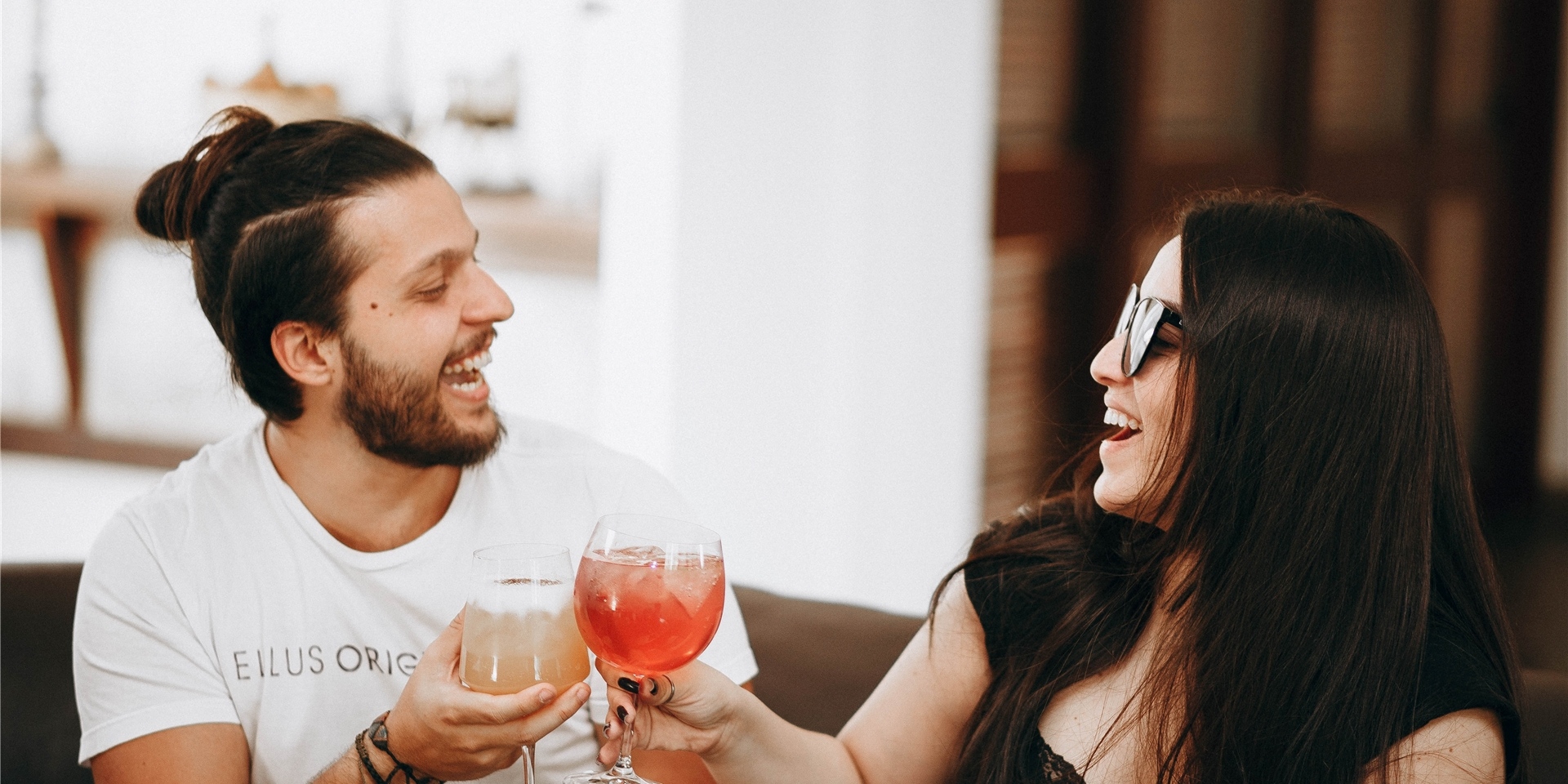 In Dortmund findet am Freitag, 30. Juli das größte Speed Dating statt. Dort haben Singles die Möglichkeit, 20 Dates an einem Abend zu haben und ihr passendes Match zu finden.