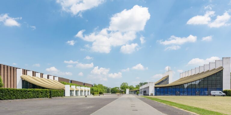 Das Forum in Castrop-Rauxel mit Rathaus, Ratsaal und Veranstaltungshalle.