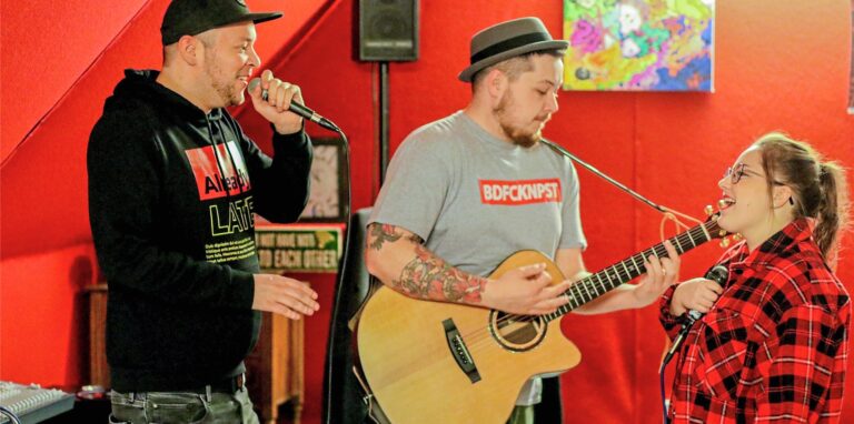 Tim „Tizzle“ Langer (li.) mit seiner ehemaligen Band Katharsis.