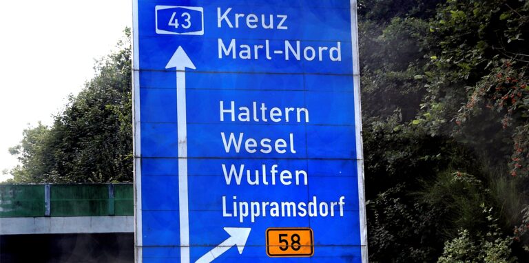 Auf Autobahnschildern fehlt für Haltern der Zusatz „am See“.