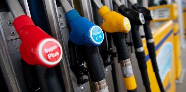 Zapfsäulen an einer Tankstelle. Seit einigen Monaten steigen die Energiepreise überdurchschnittlich an. Foto: Sven Hoppe/dpa