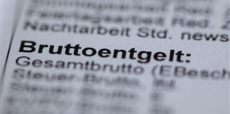 Nach Angaben des Statistischen Bundesamtes lag die bezahlte Wochenarbeitszeit von Vollzeitbeschäftigten im 1. Quartal dieses Jahres um drei Prozent unter dem Niveau des Vorjahresquartals. Foto: Jens Büttner/dpa-Zentralbild/ZB