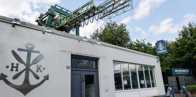 Industrie-Flair hautnah: die „Hafenkombüse“ wird zukünftig ein wichtiger Anlaufpunkt im Hafen sein.