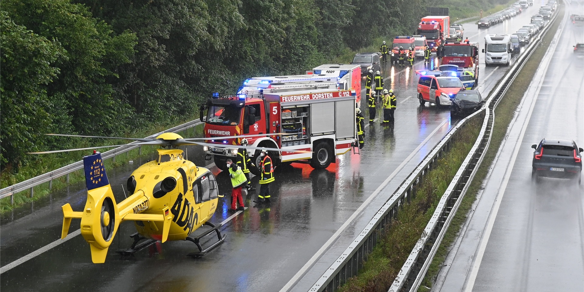 Auch ein Rettungshubschrauber wurde zur A 31 gerufen.