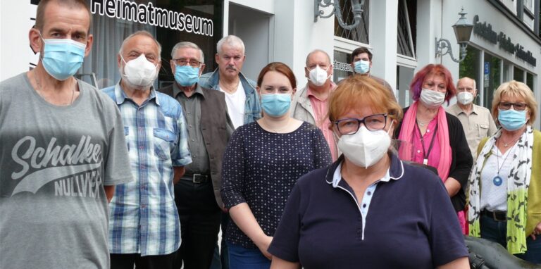 Der neue Vorstand und Beirat des Heimatvereins Westerholt hat sich formiert und freut sich auf die Aktivitäten nach der Corona-Pause. Im Vordergrund das engere Vorstandsteam mit Mechtild Hetterscheidt, Franziska Gerk, Berthold Hetterscheidt und Reinhard Piwek.