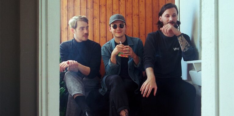 Auch die melodische Indie-Folk-Band „Walking on Rivers“ wird beim „Dortmund Tag“ der Juicy Beats Park Sessions einen Auftritt haben.