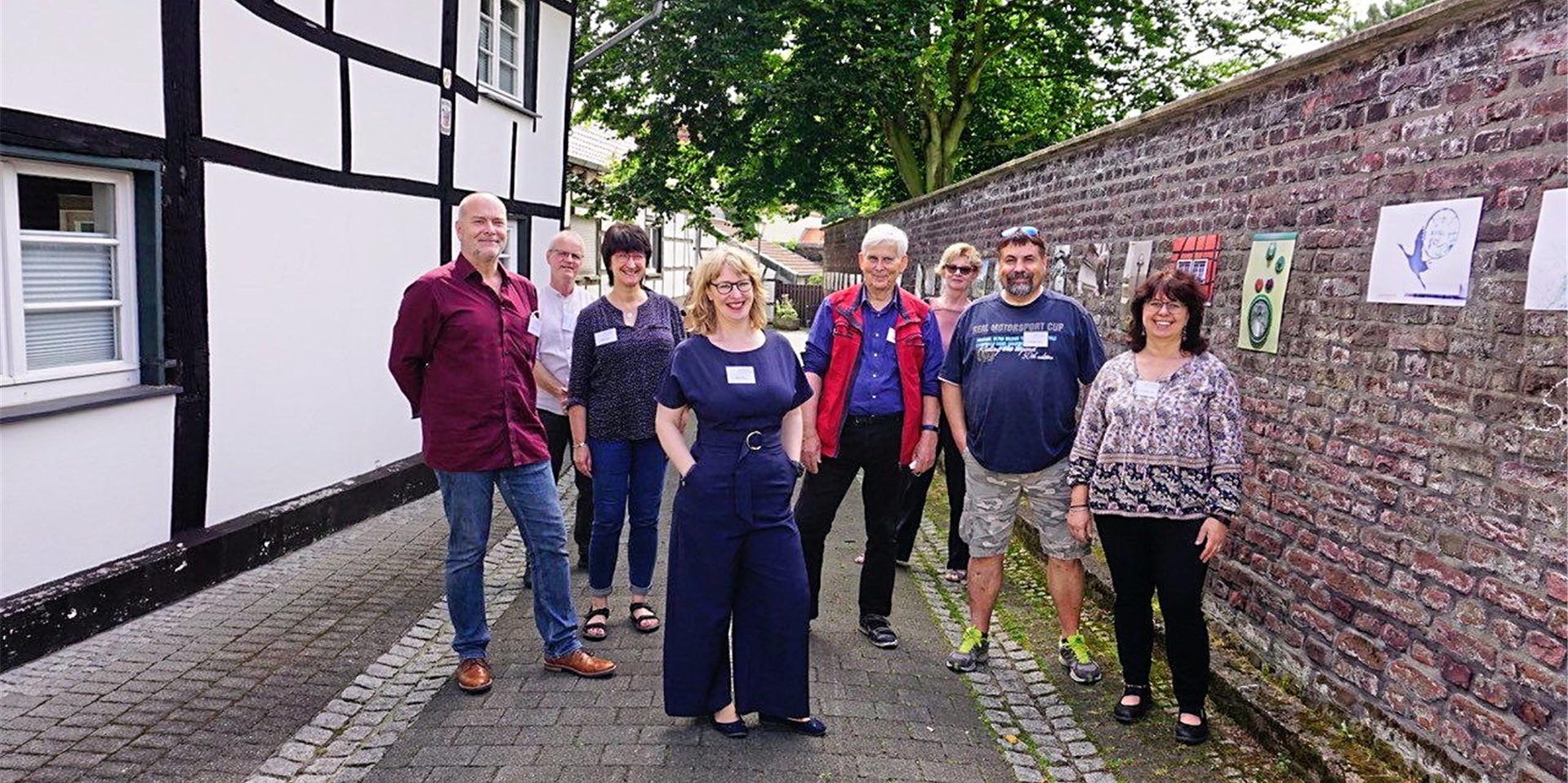 Sie sind die Fotogruppe „Umtriebig“ (v.l.): Christoph Escher, Rainer Lötzsch, Silke Droß, Anke Grau, Klaus Fritsche, Marion Böddeker, Christian Graf und Marion Falkowski.