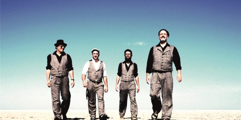 Vier Männer im Anmarsch auf Haltern: „Musik for the Kitchen“ kommen zum Sommer am See.