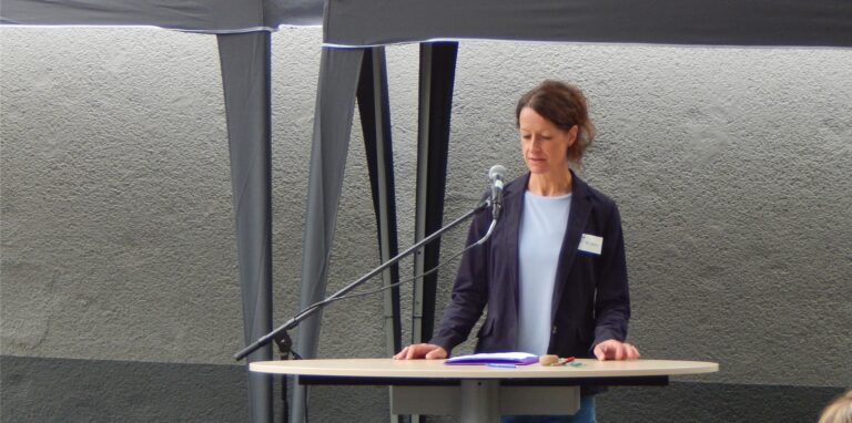 Die Schulleiterin der neuen Gesamtschule, Kerstin Bröker, bei der Eröffnungsfeier der Schule.