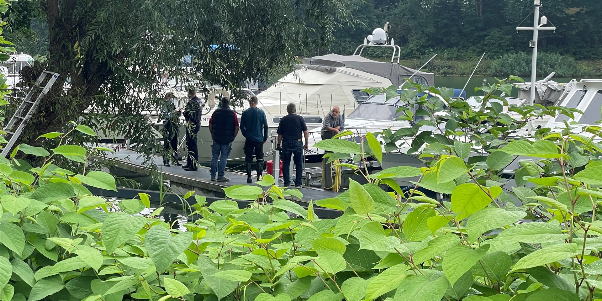 Die Feuerwehr hatte einen Großeinsatz im Yachthafen am Wesel-Datteln-Kanal.