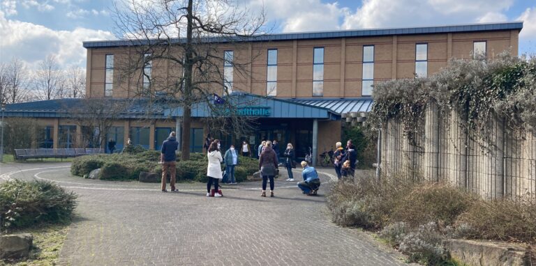Der Impftermin für die Schüler findet in der Seestadthalle statt.
