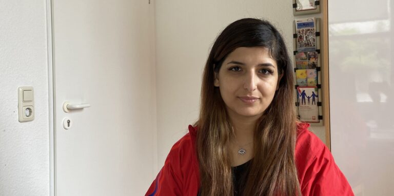 Seit der Machtübernahme der Taliban macht Mursal Ahmadi Achakzi aus Castrop-Rauxel sich große Sorgen um ihre Familie in Afghanistan