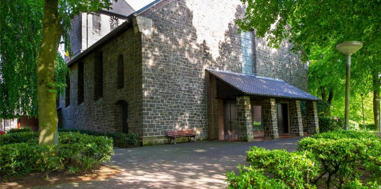 Unbekannte legten innerhalb von zwei Tagen Feuer in der Lambertus-Kirche.
