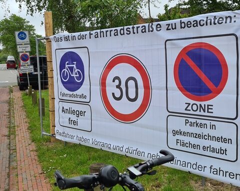 Eine ideale Fahrradstraße können sich Castrop-Rauxeler nur in anderen Städten anschauen – wie hier in St. Peter-Ording: Hier fühlen sich Radfahrer sicher.