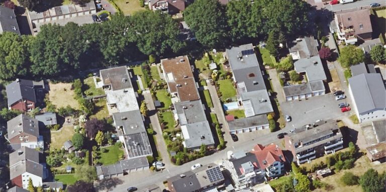 Diese Flachdach-Bungalowsiedlung am Zeisigweg im Dorf-Hervest soll nach Willen der Stasdt aufgestockt werden können. Doch die meisten Bewohner wollen das gar nicht.