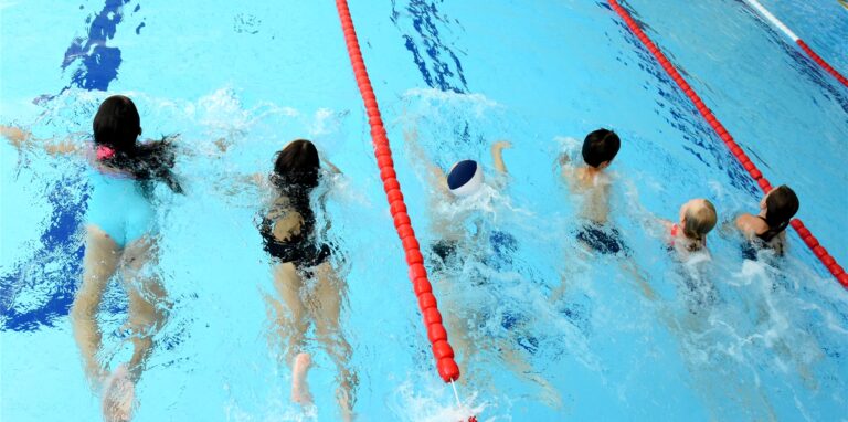 Ab Montag (30.8.) startet an den Dortmunder Schulen wieder das Schwimmen. Die Badbetreiber sind darüber nicht glücklich.