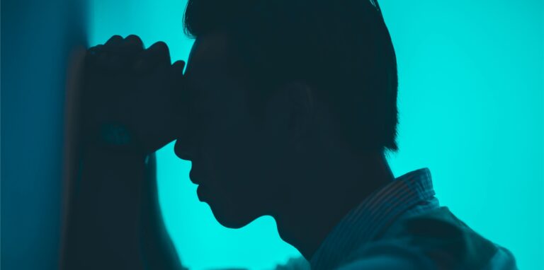 Eine Infektion mit dem Coronavirus kann erneut eine einmal durchlittene Erkrankung am Pfeifferschen Drüsenfieber auslösen. Wie beides zusammenhängt und wie man sich schützen kann, hat die Präsidentin der Deutschen Gesellschaft für Immunologie, Prof. Dr. Christine Falk, unserer Redaktion erklärt.
