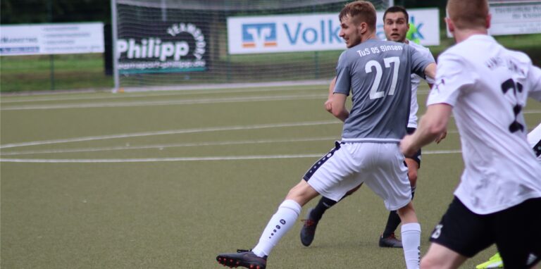 Es geht um den Einsatz von Dominik Lenger (Nummer 27): Er stand nicht im Spielbericht, stattdessen war dort Jesper Holtkamp aufgeführt.