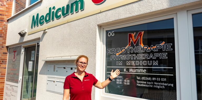 Die Ergotherapeutin Katja Mumme feiert das zehnjährige Bestehen ihrer Praxis im Medicum Oer.