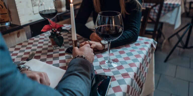 Dating im Schnelldurchlauf – das war beim Speed-Dating in Dortmund möglich (Symbolbild).