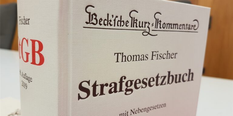 Die 3. Jugendkammer am Bochumer Landgericht hat zwei Teenager verurteilt, die einen Dorstener Kioskinhaber überfallen haben.