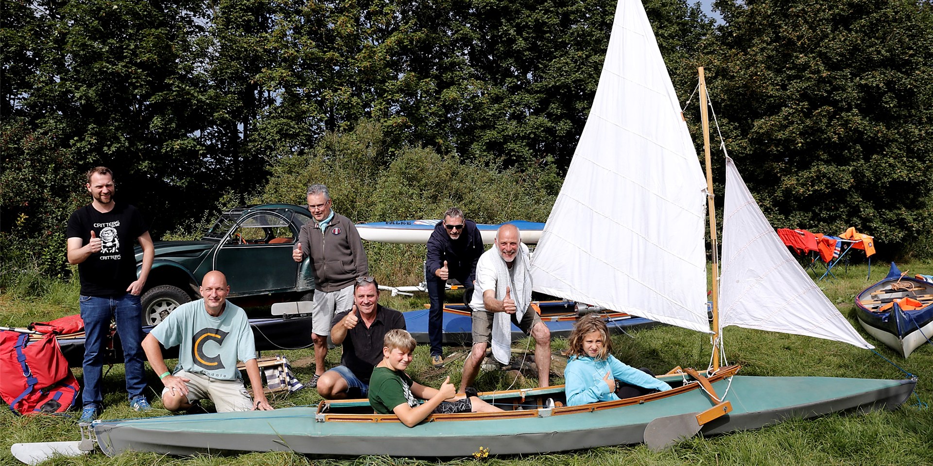 Der Faltbootclub Hamm-Marl hatte zum Tag der offenen Wiese eingeladen und unter anderem einige historische Faltboote ausgestellt.
