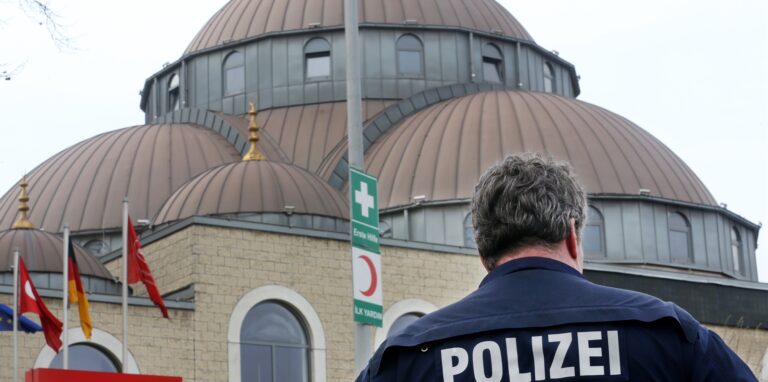 Von den 114 Moscheen, die unter Beobachtung sind, stehen 66 im Verdacht des Salafismus.
