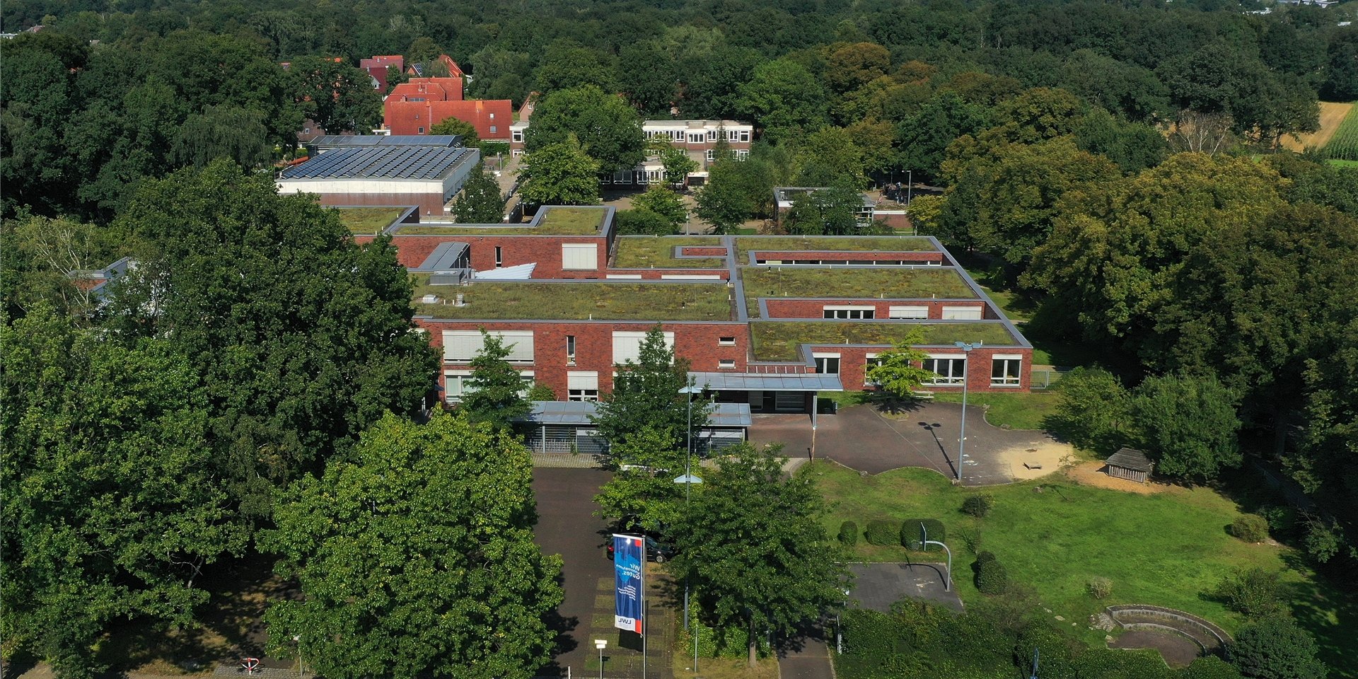 Unbekannte sind in die Raoul-Wallenberg-Schule in Dorsten eingebrochen.