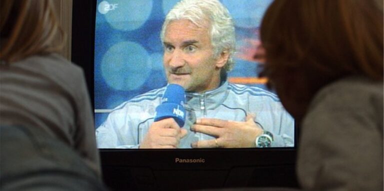 Legendäres Interview: Rudi Völler nach dem 0:0 der DFB-Elf gegen Island in Reykjavik.