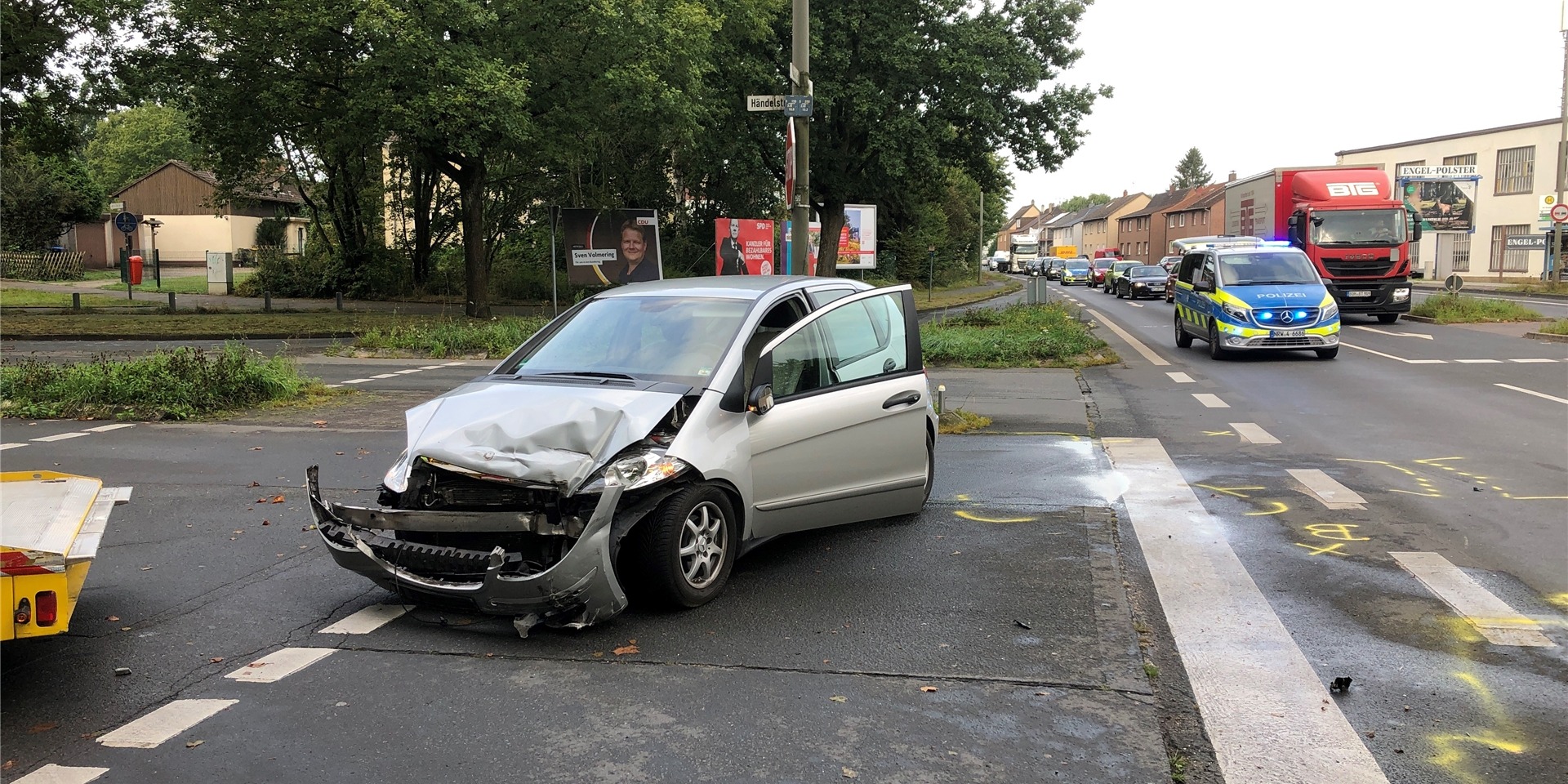 An der Kreuzung Marler-/Händelstraße sind zwei Autos ineinander gekracht.