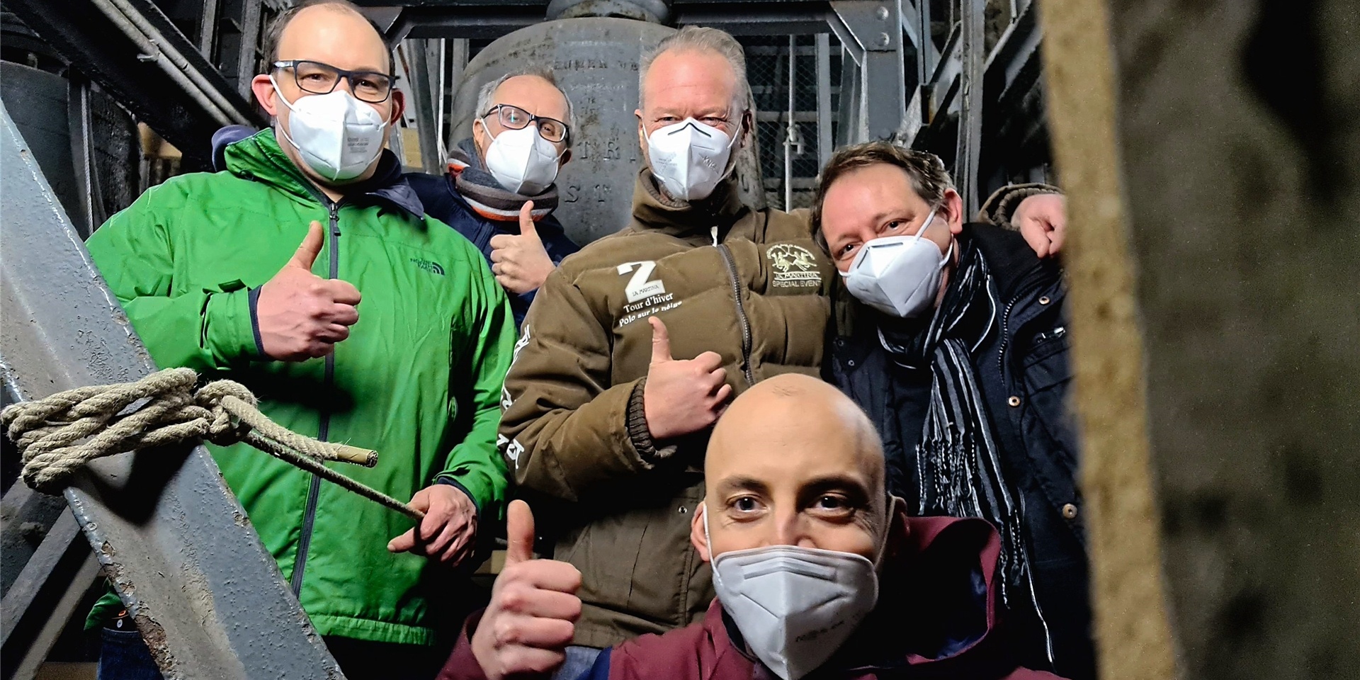 Mit Maske und negativem Schnelltest trafen sich im Januar 2021 einige Gildenbrüder zum Beiern im Turm der St.-Antonius-Kirche (v.l.): Sebastian Egner, Hubertus Grafe, Marcus Buchholz, Dominik Egner und Claudio Calamini.