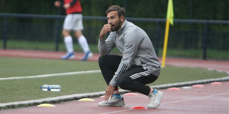 Elvir Saracevic sah bei den Sportfreunden Merfeld den dritten Sieg seiner Mannschaft im dritten Spiel – die Hülser sind in der Spitzengruppe der Bezirksliga ganz vorne mit dabei.
