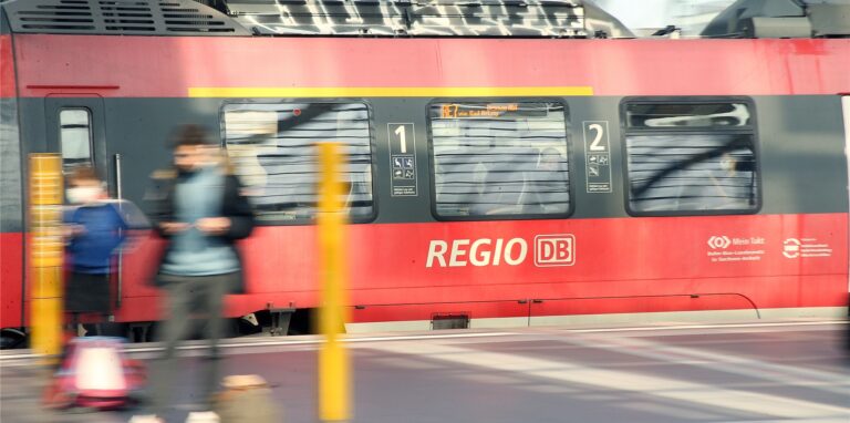 NRW bekommt drei neue Bahnverbindungen. Auch ab dem Bochumer Hauptbahnhof gibt es eine neue Linie.