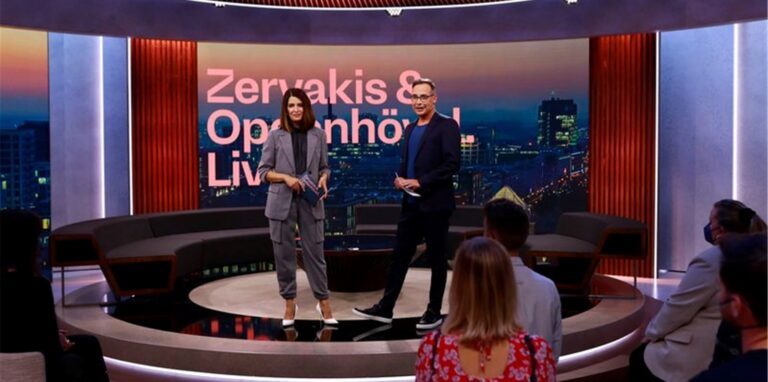 Die Moderatoren Linda Zervakis und Matthias Opdenhövel im Studio der ersten Sendung von „Zervakis & Opdenhövel“.