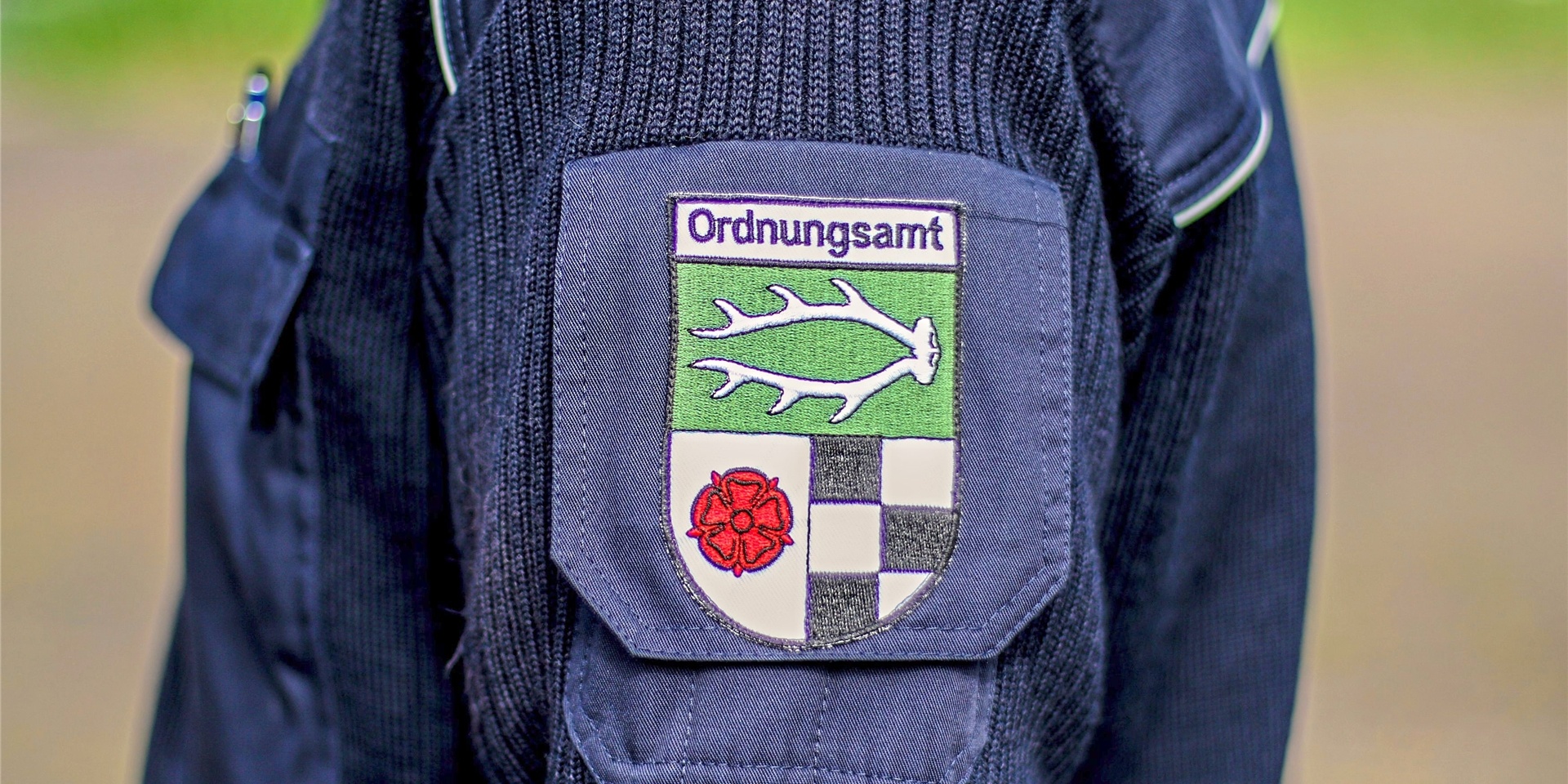 Die KOD-Mitarbeiter tragen das Stadtwappen auf dem Ärmel.