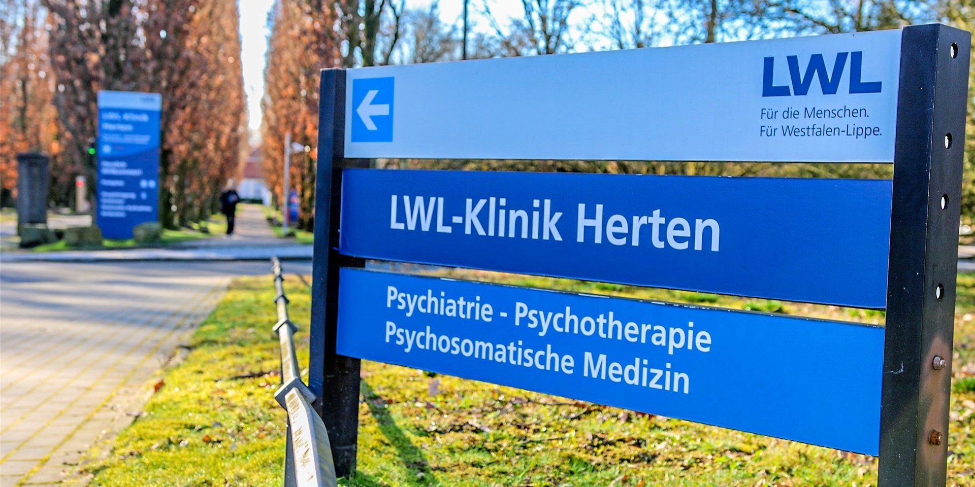 Ein ehemaliger Pfleger (36) der LWL-Klinik in Herten muss sich wegen sexuellen Missbrauchs einer Patientin vor dem Bochumer Landgericht verantworten. (Symbolbild)