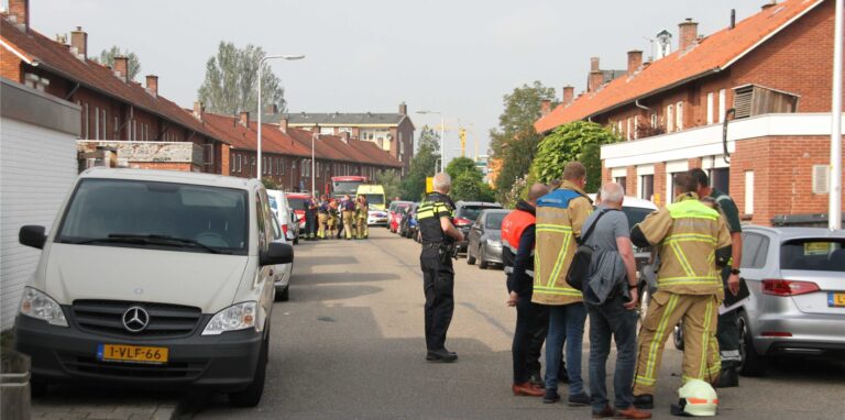 Im niederländischen Almelo sind nach Angaben der Polizei zwei Menschen getötet worden. Zwei weitere Menschen wurden verletzt, wie die Polizei in der Stadt im Osten des Landes nahe der deutschen Grenze mitteilte.