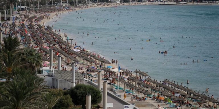 Badeziele rund um das Mittelmeer sind nach Angaben des DRV in diesem Herbst besonders gefragt.