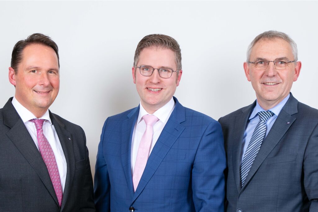 Die Vorstände der Volksbank Südmünsterland-Mitte (v.l.): Marcus W. Leiendecker, Henning Henke und Berthold Stegemann.