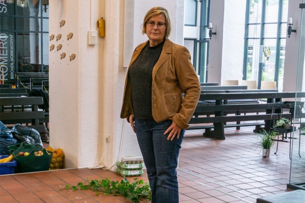title attribut Viele Themen, die durch den Früchteteppich angesprochen werden, sorgen häufig zu Diskussionen. Sprecherin Petra Wöhl-Beer ist offen für die unterschiedlichen Meinungen.