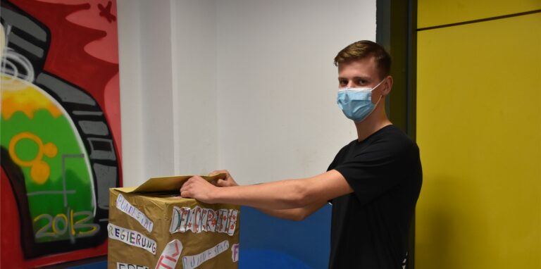 Kilian Lohmann war einer der Wahlberechtigten an der Alexander-Lebenstein-Schule.