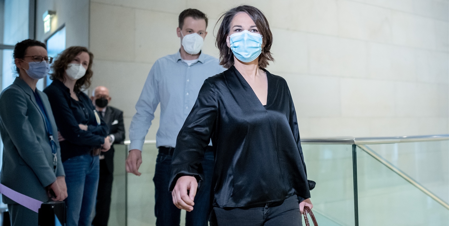 Die Grünen schicken ein zehnköpfiges Sondierungsteam in die Verhandlungen mit der FDP – darunter auch die beiden Parteichefs Annalena Baerbock und Robert Habeck.
