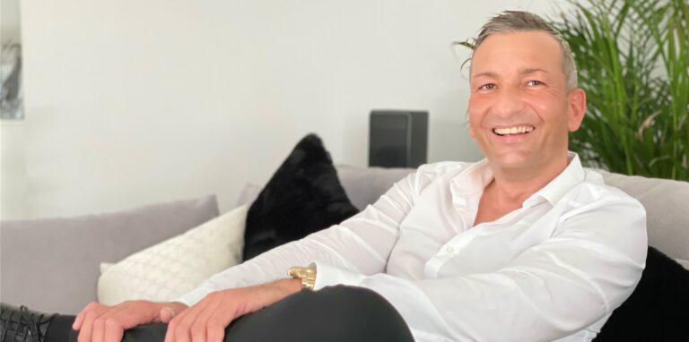 Kevin arbeitet vom Standort Dortmund aus als Callboy.