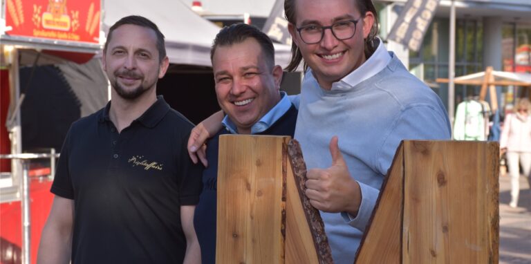 Hans Schuster, Benjamin Imping, Luca Schlotmann (v.l.) sind zuversichtlich, dass das viele Dostener in die Innenstadt locken wird.