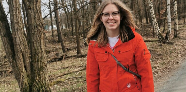Jona Peters (19 Jahre) ist nach ihrem Abitur 2020 direkt ins Studium gestartet – trotz Corona-Lockdown.