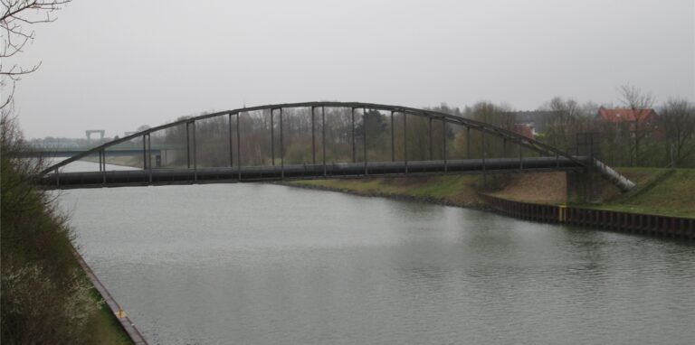 Die Rohrbrücke über den Wesel-Datteln-Kanal bei Haltern wird in den kommenden zwei Wochen außer Betrieb genommen.