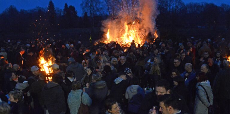 Die Gemeinde soll weniger Osterfeuer genehmigen, fordert der Naturschutzbund.